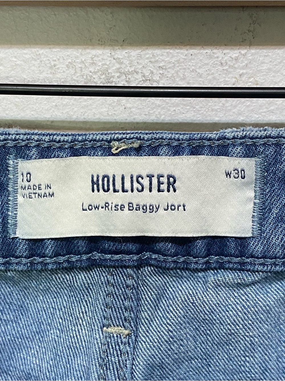 Hollister Low Rise Baggy Blue Jean Jort Shorts Women’s Size 10 - Picture 6 of 9